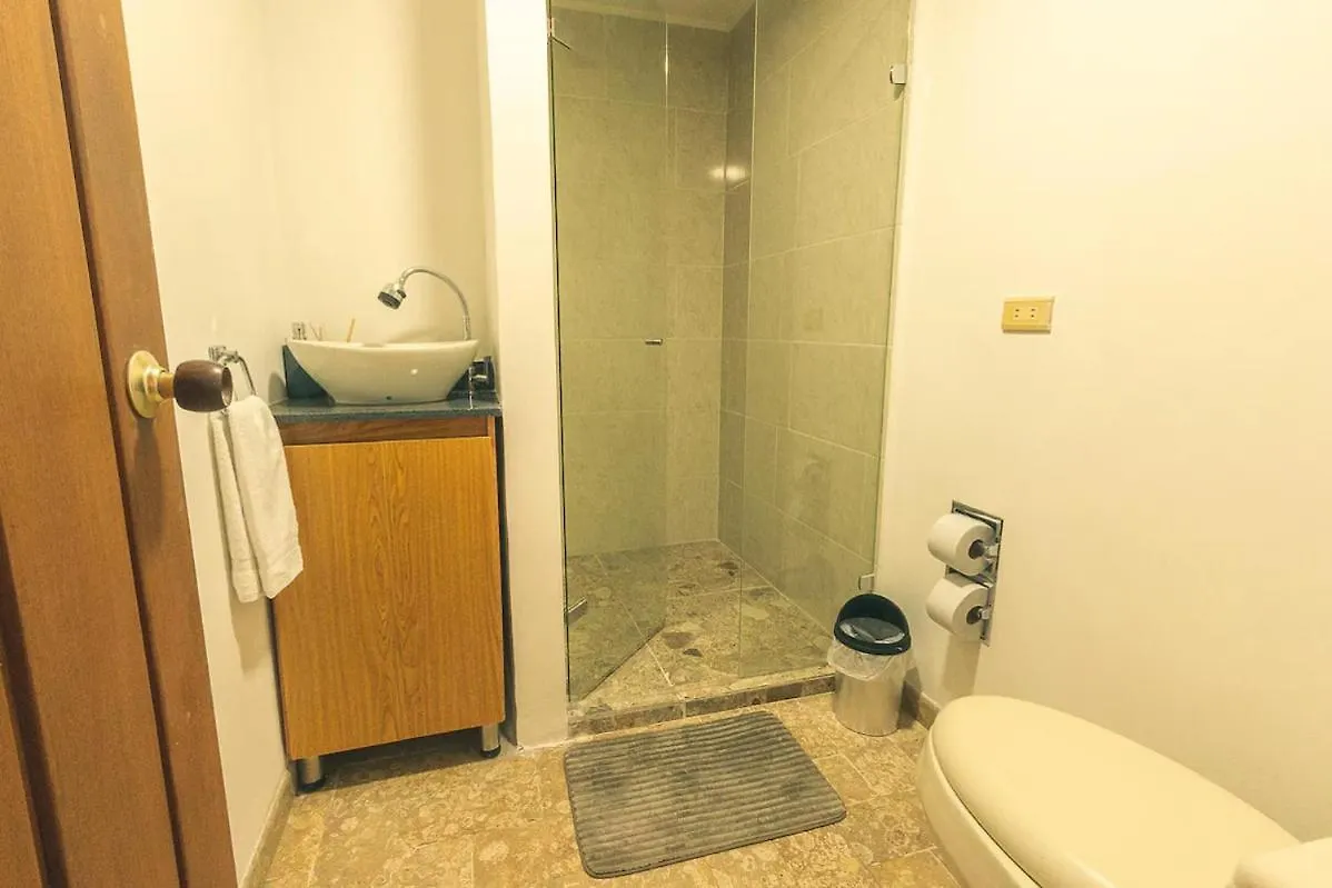 Habitacion Con Bano Compartido En El Poblado -A6 Medellín Colombia