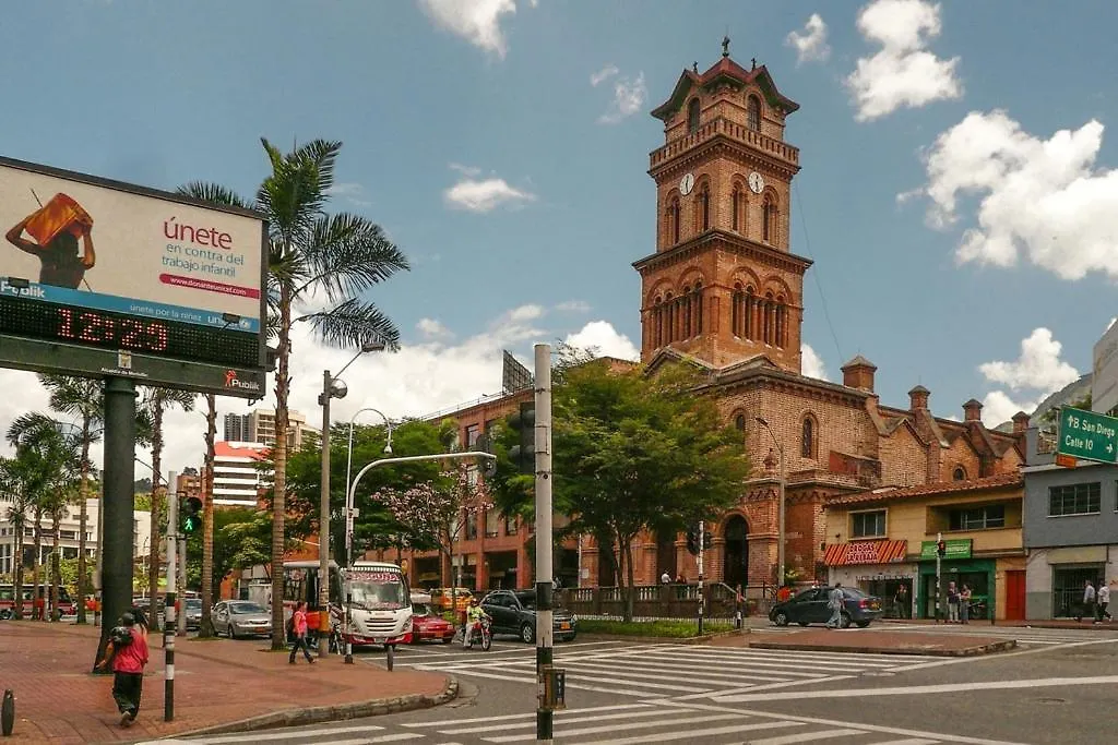 Habitacion Con Bano Compartido En El Poblado -A6 Medellín